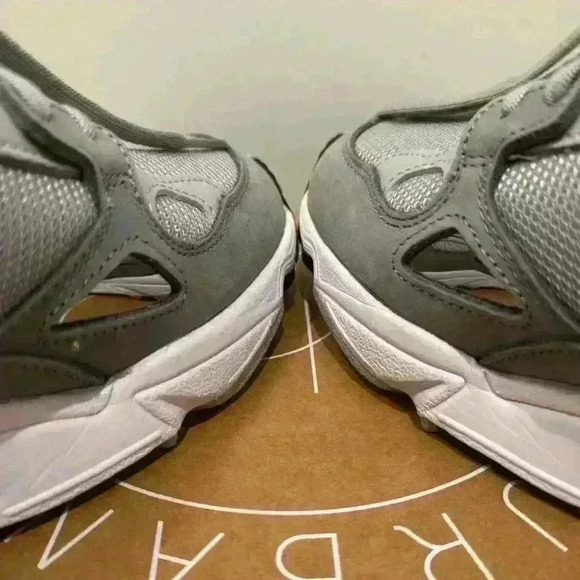 Adidas FALCON - Picture 7 of 9